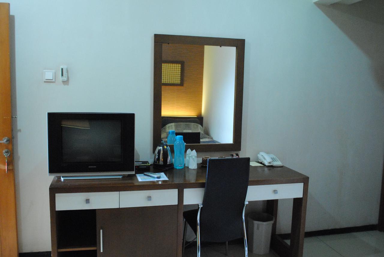 Hotel Wisata Baru Serang Exteriör bild