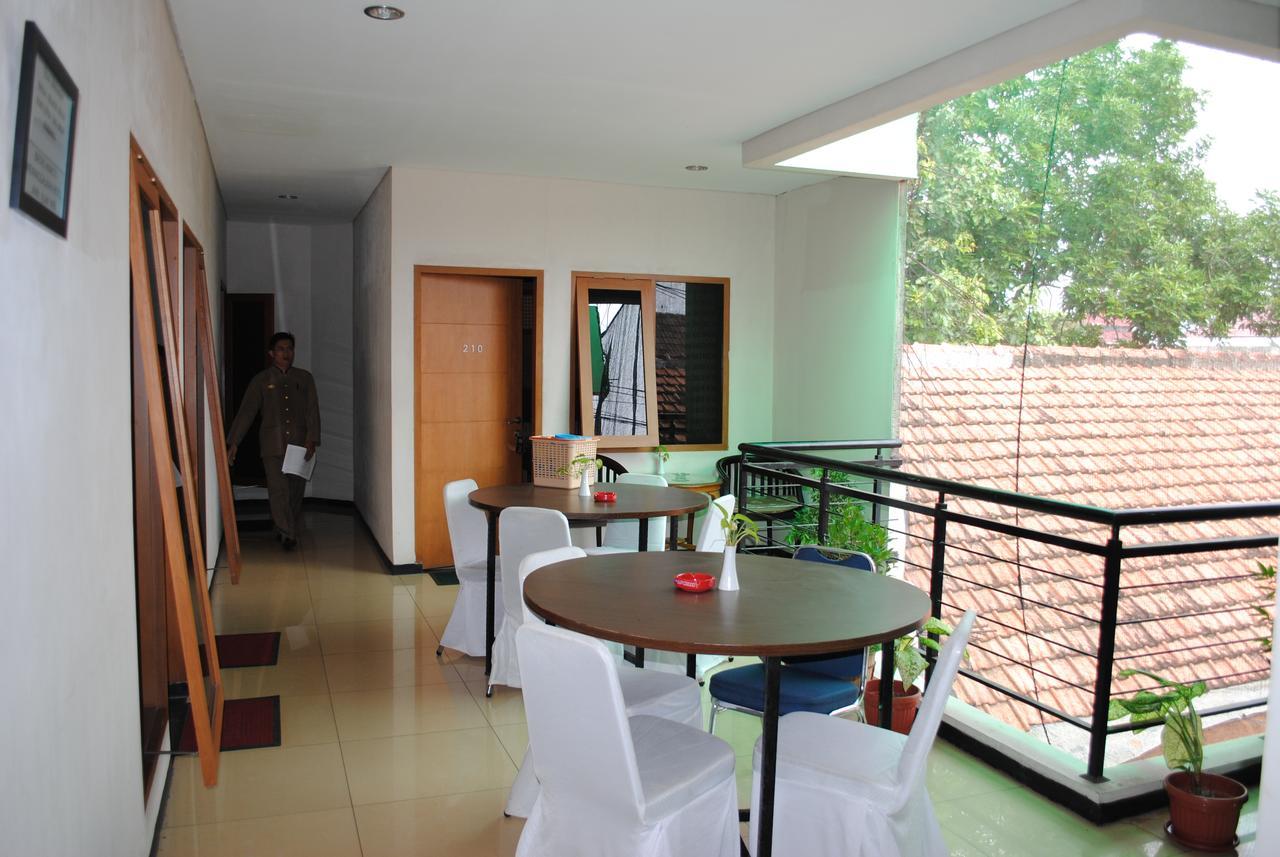 Hotel Wisata Baru Serang Exteriör bild